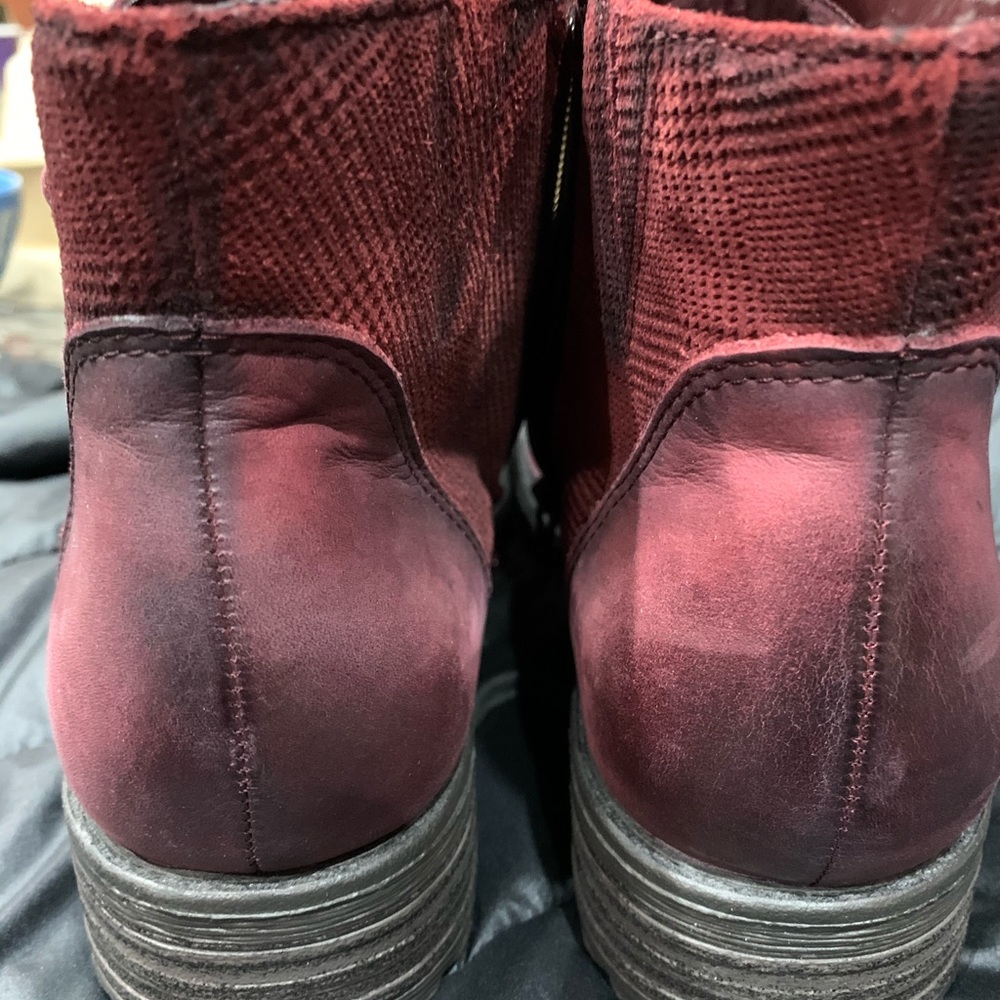 WOMENS BOOTS